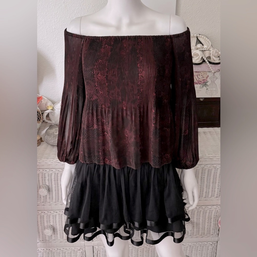 Aritzia Wilfred Off Shoulder Blouse Snake Print Pleated in Maroon & Black Sz. XS